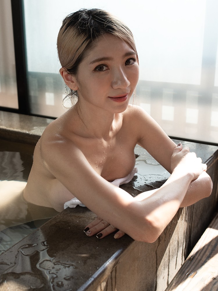 Likey K Video Taiwan Hot Spring Woman Cherry